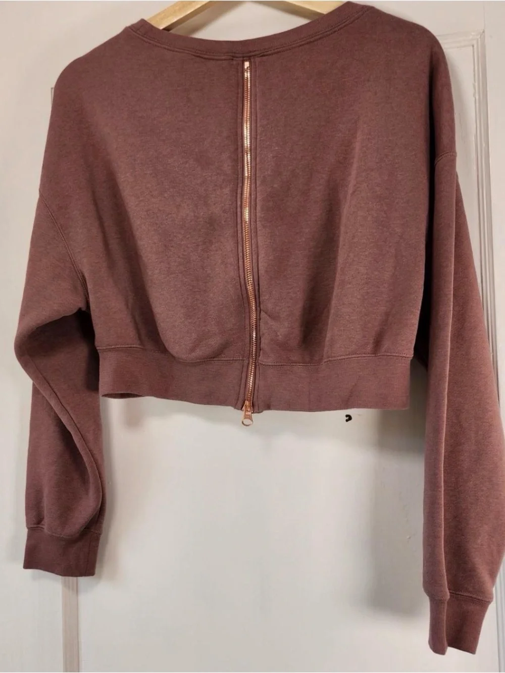 Nike Cropped Sweatshirt in Mauve with Rose Gold Logo
